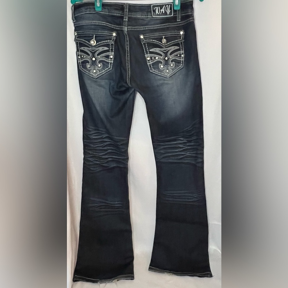 Way Jeans. Boot cut with bling & contrast stitching back pockets